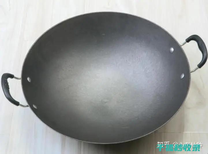 锅具底部清洁误区警示：防止清洁不当导致损坏 (锅具底部清洁视频)